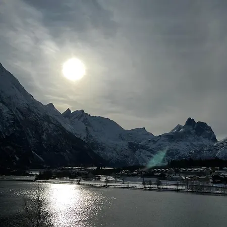 מלון Frichs Ekspress