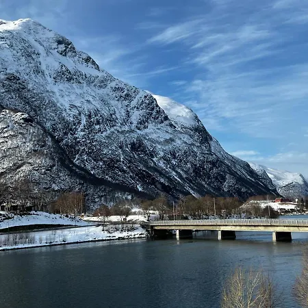 Frichs Ekspress מלון